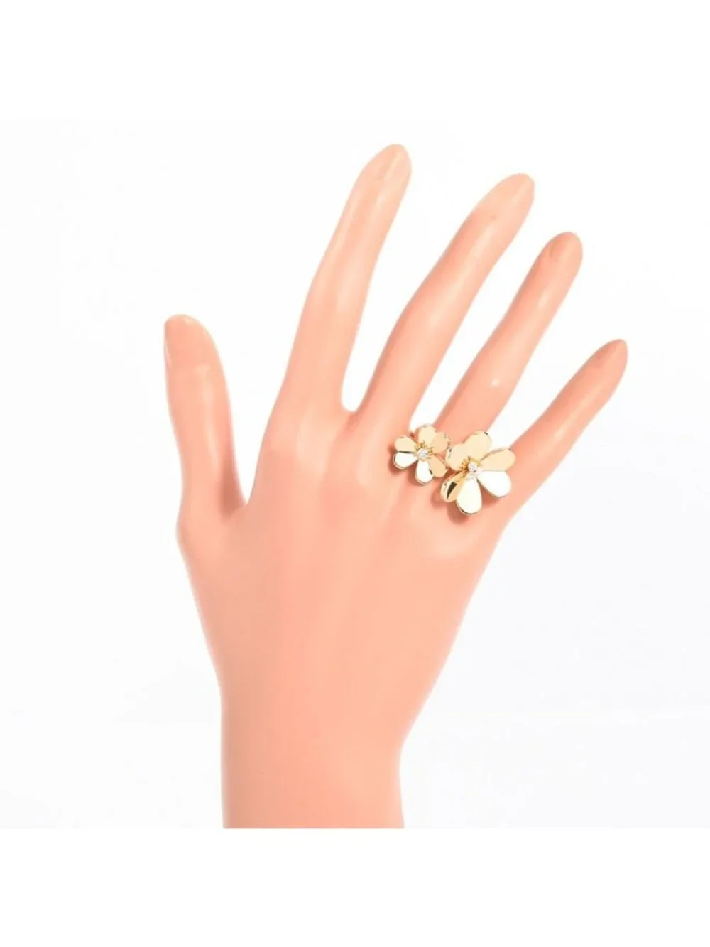 Van Cleef & Arpels this authentic